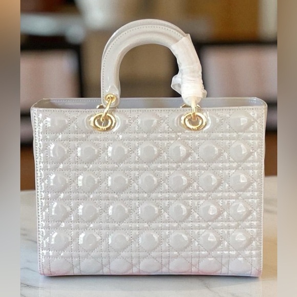New Elegant Light Grey Patent Leather Quilted Handbag - Picture 7 of 7
